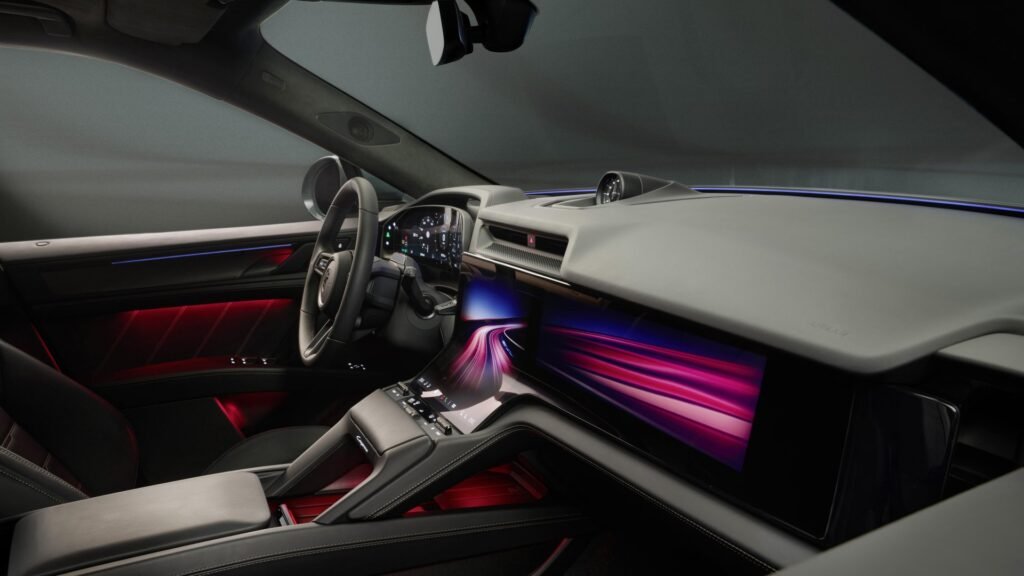 Cayenne Electric interior- Flow Display