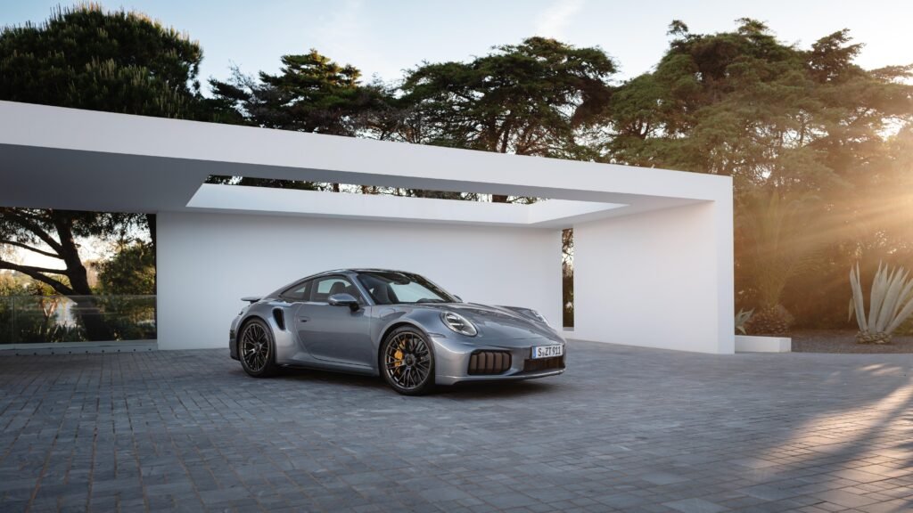 911 Turbo S front