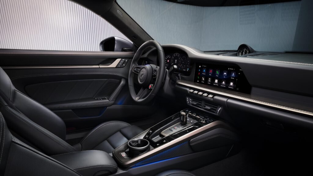 911 Turbo S interiors
