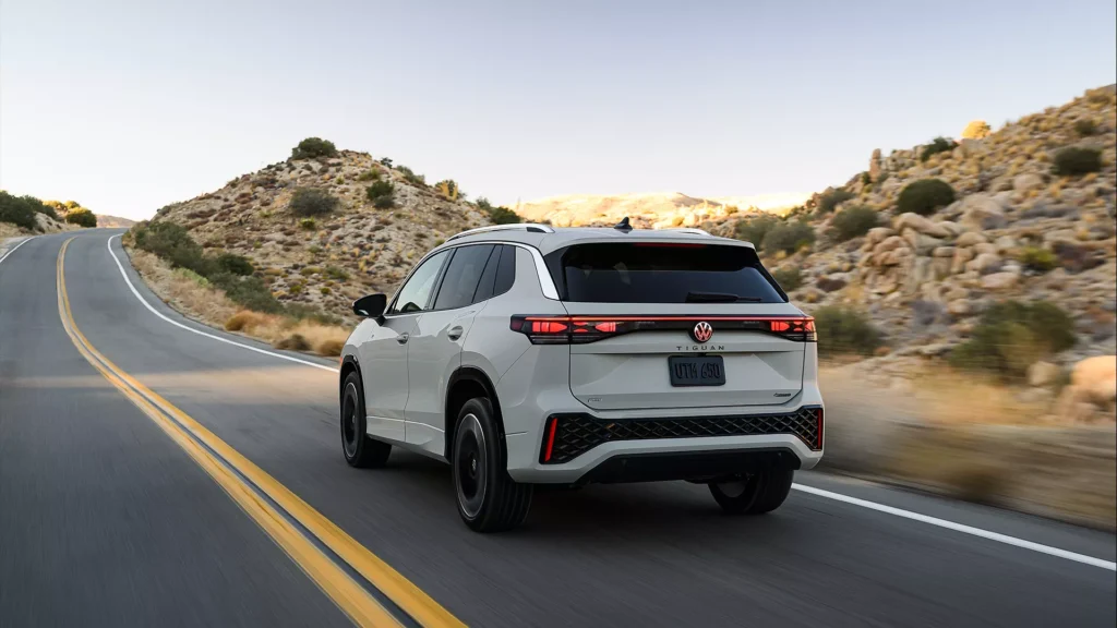 2025 Volkswagen Tiguan rear